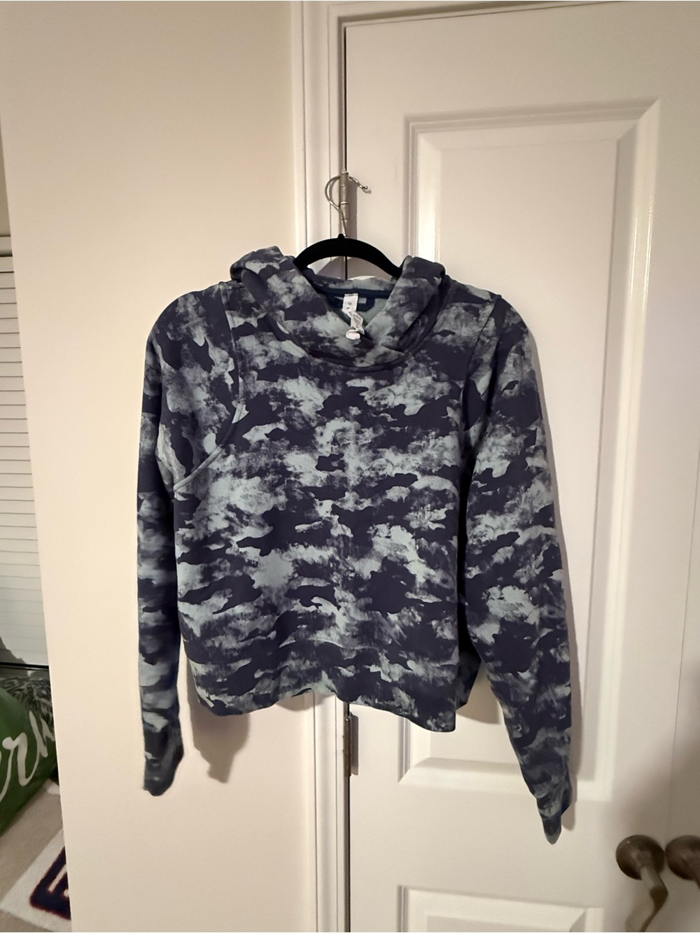 lululemon athletica Women's Tie-Dye Cowl Pullover